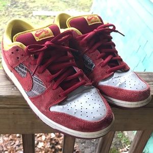 Nike sb Dunk low “Crawfish”